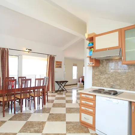 Ferienapartment Fuer Vier Personen * Potirna